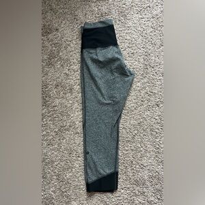 Lululemon Crops size 6